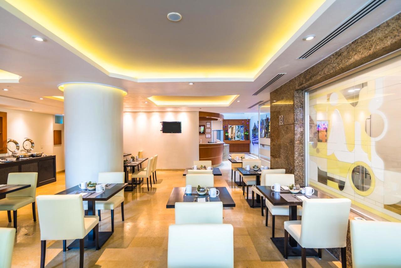 Eurostars Zona Rosa Suites Mexiko-Stadt Exterior foto The lounge at the airport